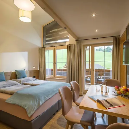 Beim Rohrer Kirchberg in Tirol